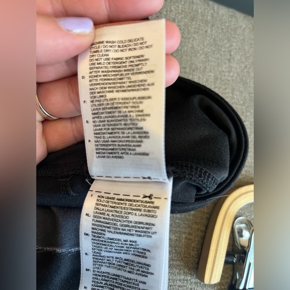 Adidas climalite cropped legging size medium item 07-26 - Picture 7 of 8